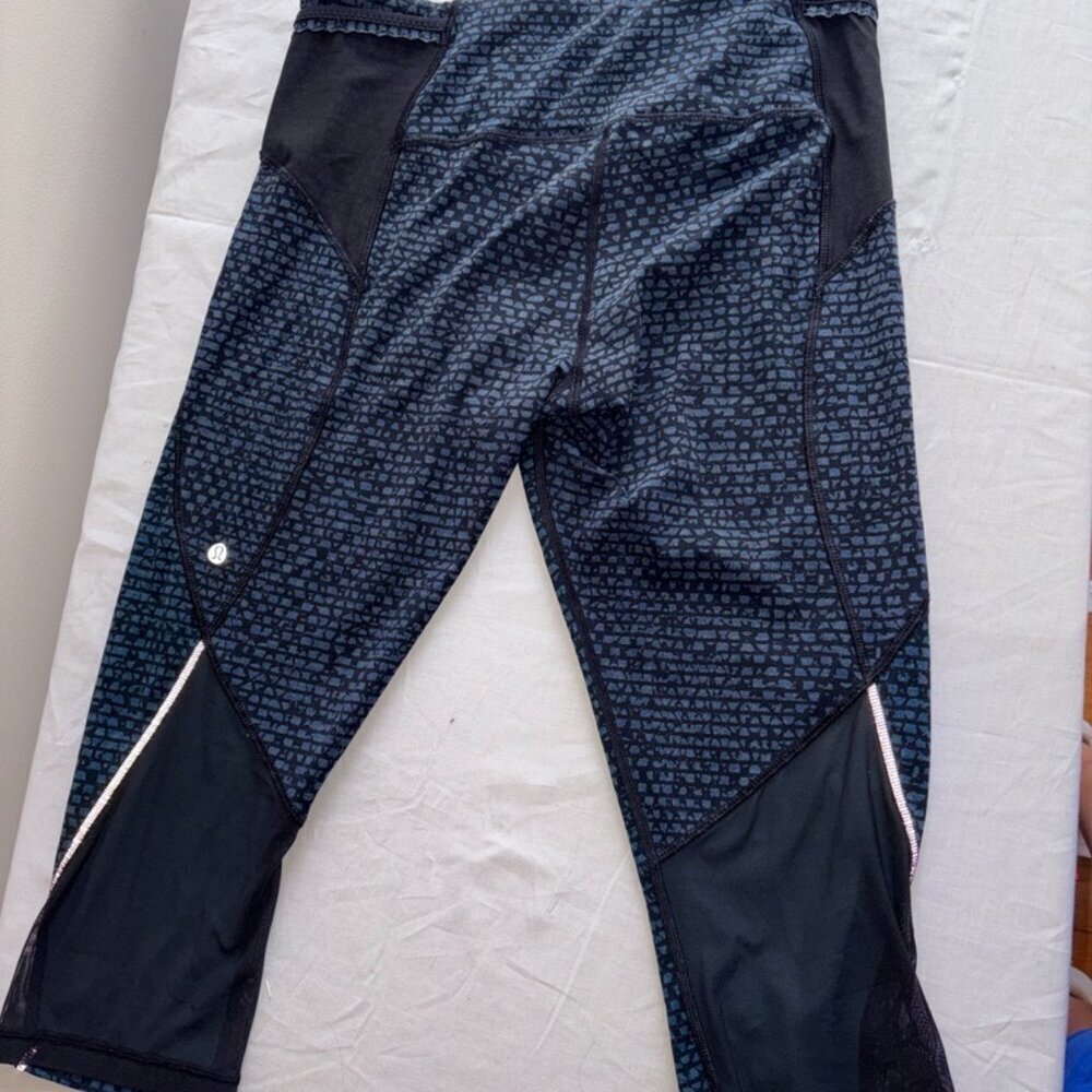 Lululemon Free Runner Crop Size 10 Shatter Weave Desert Teal Alberta Lake/Black